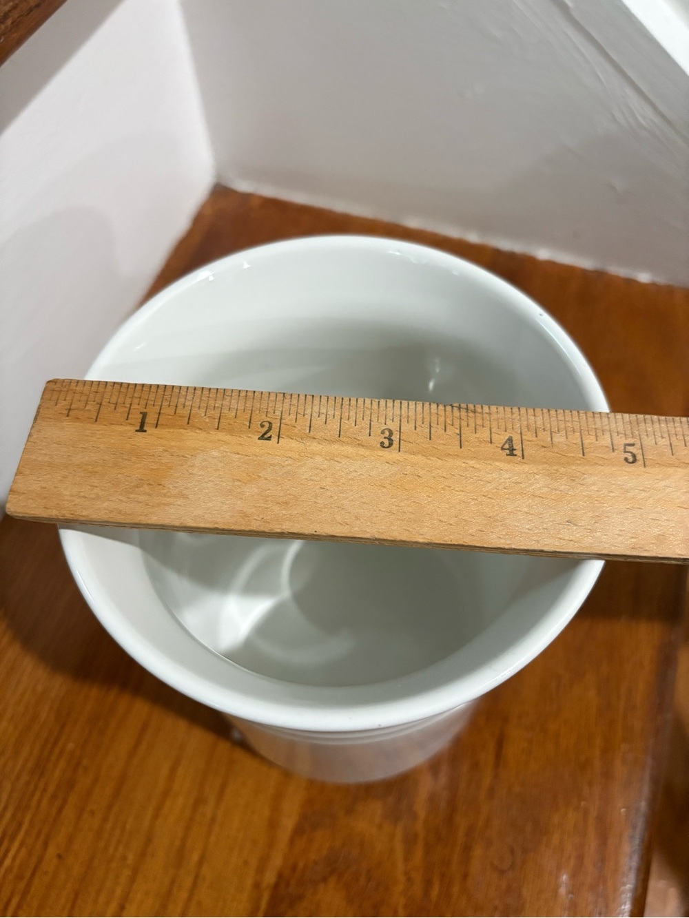 Le Creuset White Ceramic 1L Utensil Crock - Picture 4 of 6